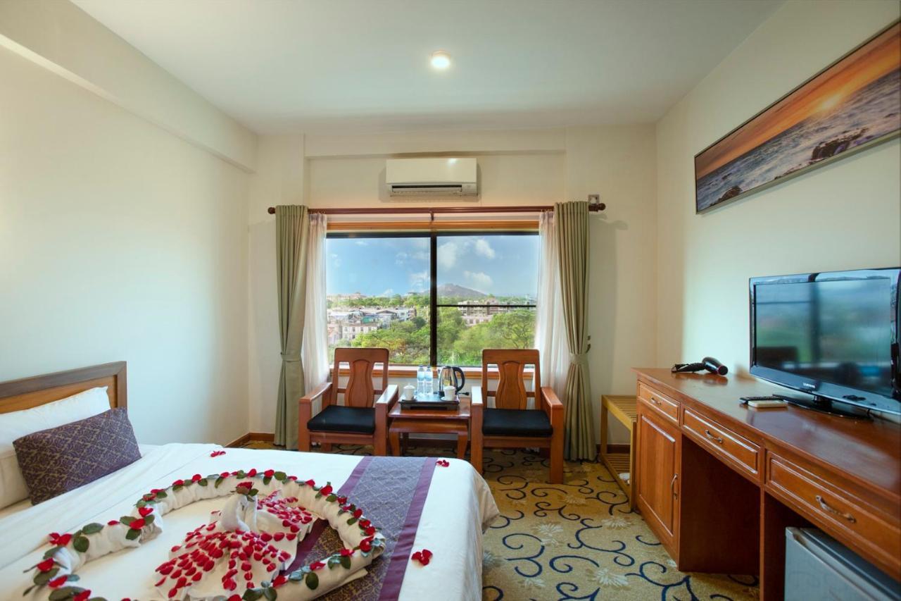 E-Outfitting Golden Country Hotel Mandalay Exterior photo