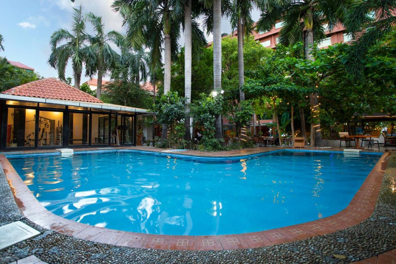 E-Outfitting Golden Country Hotel Mandalay Exterior photo