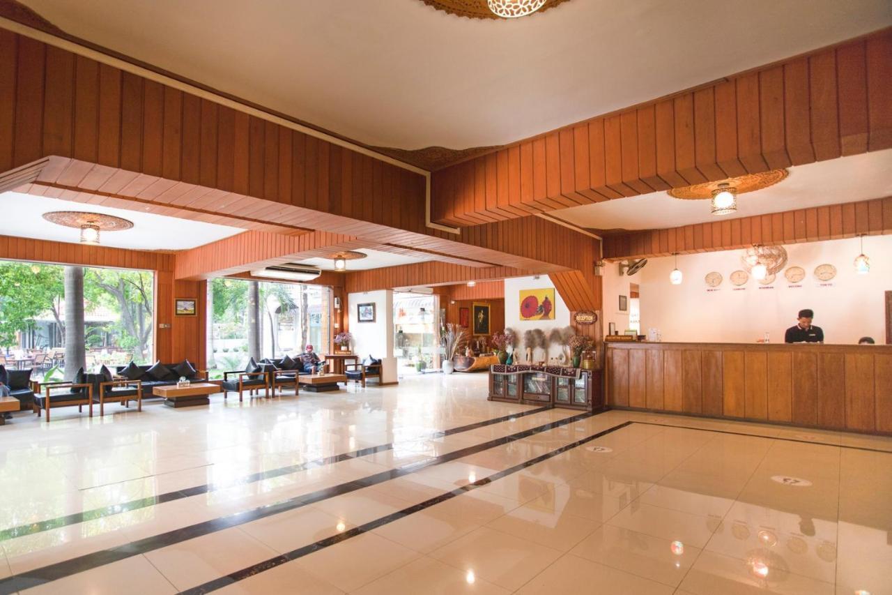 E-Outfitting Golden Country Hotel Mandalay Exterior photo