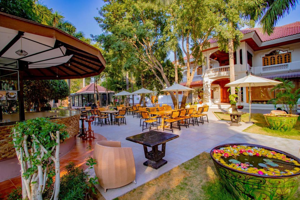 E-Outfitting Golden Country Hotel Mandalay Exterior photo